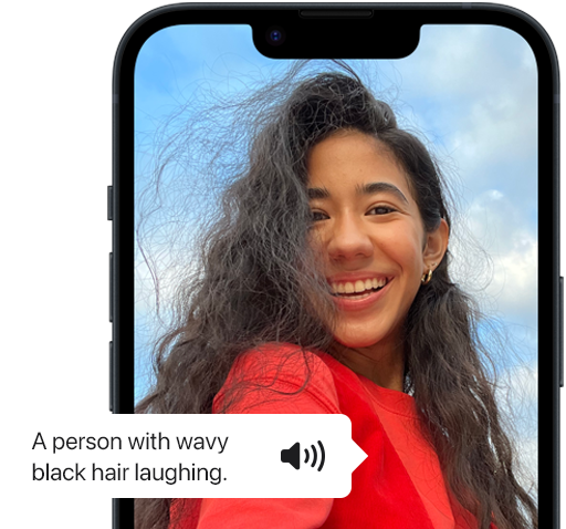VoiceOver describiendo una foto de una persona en el iPhone.