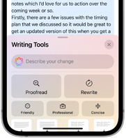iPhone 16e, en pantalla: El menú inferior de las herramientas de escritura de Apple Intelligence se superpone al texto resaltado introducido por el usuario, opciones de la herramienta: Describir el cambio, Corregir, Reescribir, Amigable, Profesional, Conciso.