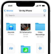 iPhone 16e, la pantalla muestra la barra de búsqueda "En mi iPhone", las opciones "Explorar" y otras encima de la barra, y seis íconos de archivos almacenados debajo.