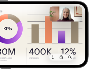 iPhone 17e en orientación horizontal mostrando una llamada en FaceTime para revisar una presentación en Preview​​​​​​​