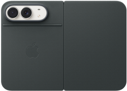 iPhone Duo, color blanco estrella con funda de silicona color arena, orientación apaisada, totalmente abierto en horizontal, cámaras Dual Fusion en la parte superior izquierda; la funda cubre la parte trasera y el borde exterior de la pantalla frontal; el lado derecho muestra el retrato de una persona en la pantalla exterior. iPhone Duo, color blanco estrella, totalmente abierto en horizontal, funda tipo folio azul marino con soporte, totalmente abierto en horizontal; la parte trasera muestra las cámaras traseras Dual Fusion de 48 MP, con dos lentes