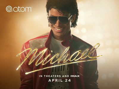 El póster de la película Michael, en el que aparece con sus características gafas de sol y su chaqueta de cuero roja. No te la pierdas en cines y en IMAX el 24 de abril.