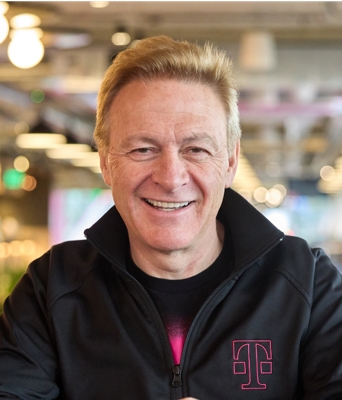 Néstor Cano, VICEPRESIDENTE EJECUTIVO Y ASESOR ESTRATÉGICO DE IA