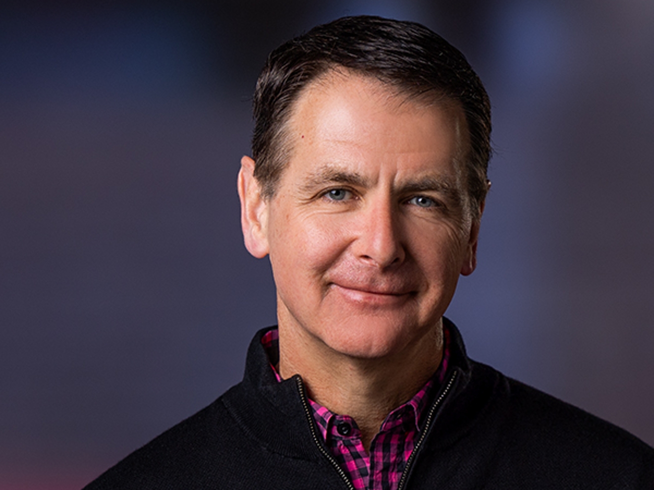 Allan Samson, vicepresidente ejecutivo, director de banda ancha