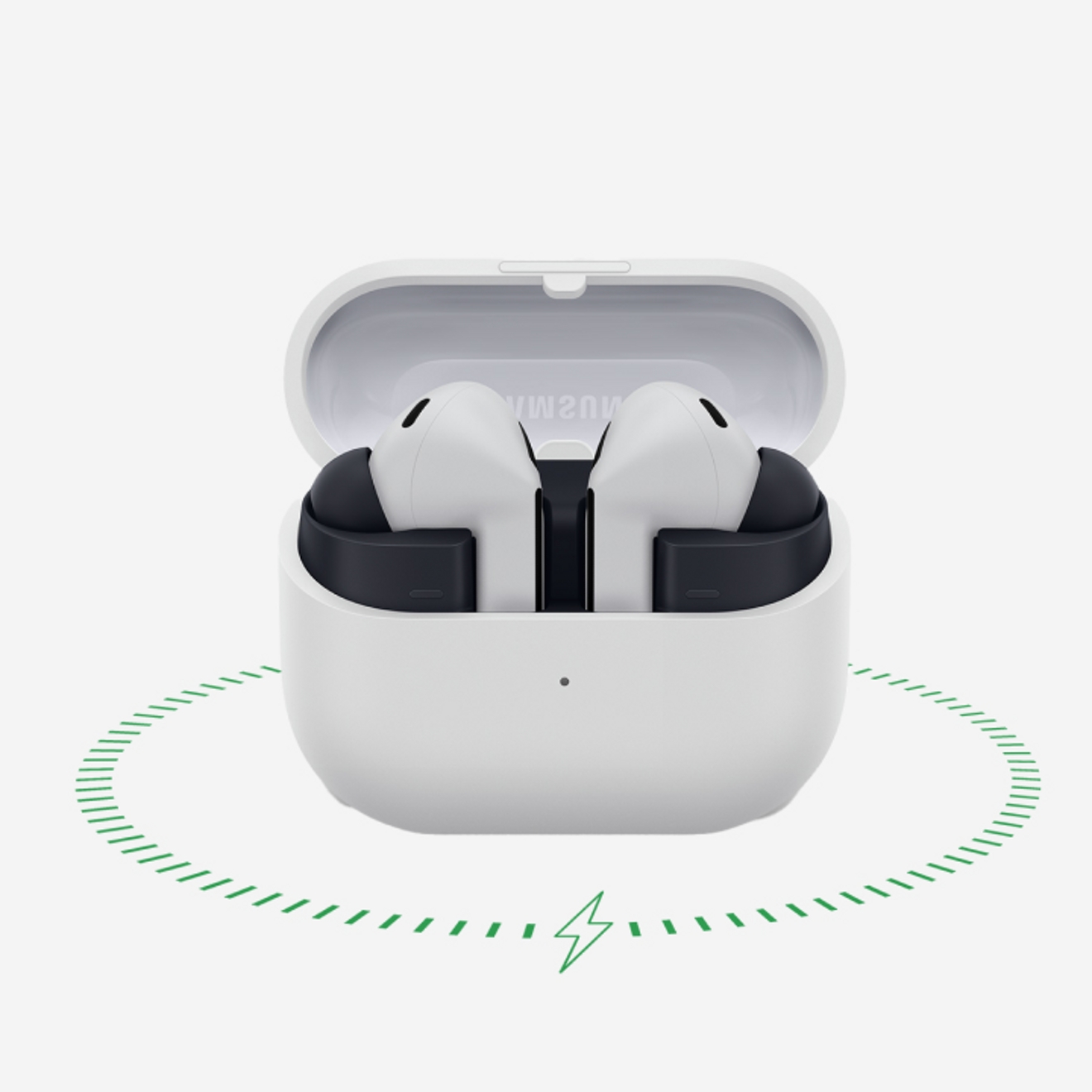 Galaxy Buds3 FE en el estuche de carga.