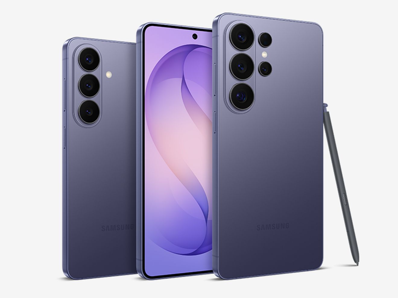 Un smartphone de la serie Samsung Galaxy S26 en color morado, visto desde el frente y la parte trasera, con varias cámaras traseras y un lápiz óptico.