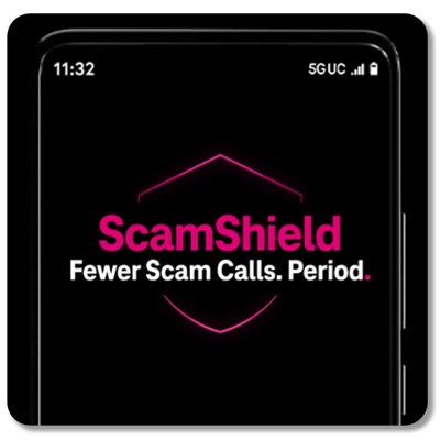 La pantalla de un teléfono negro muestra las palabras Scam Shield. Menos llamadas fraudulentas. Y punto.