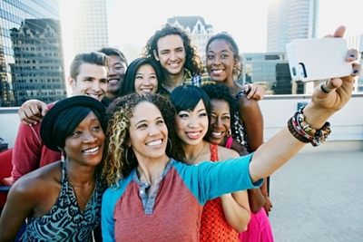 Selfie de grupo de amigos