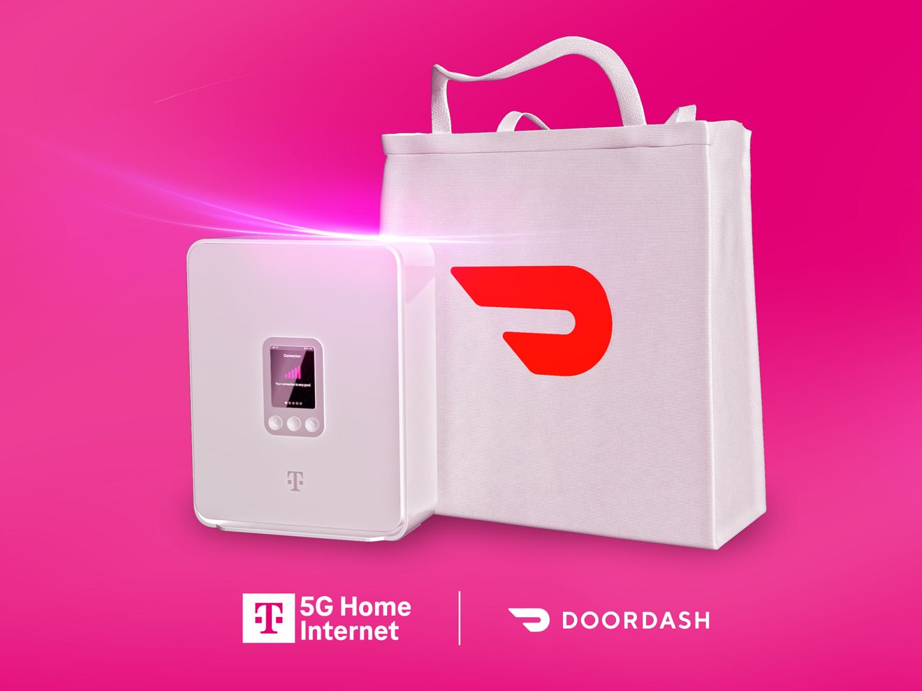 Imagen de un gateway 5G de T-Mobile blanco junto a una bolsa de entrega de DoorDash.