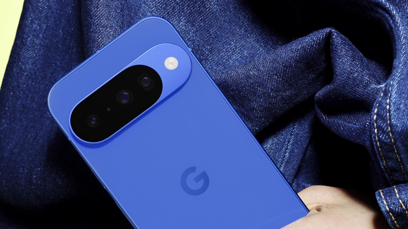 Un Google Pixel 10 azul sobre un fondo de color denim.