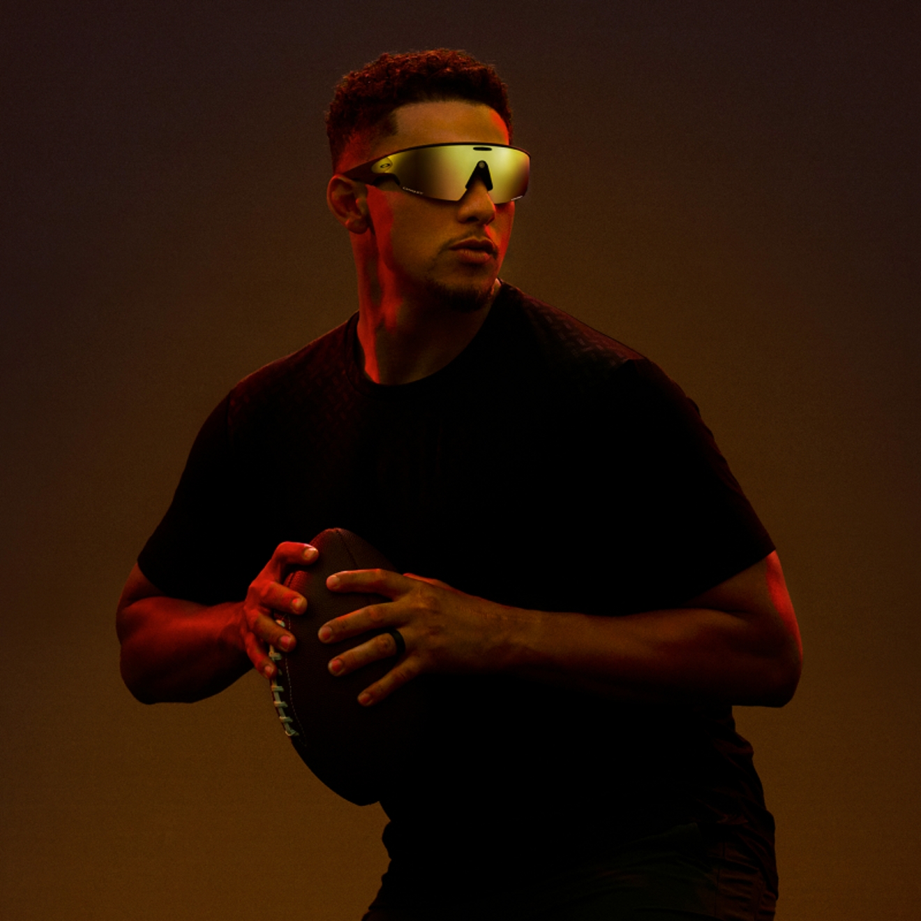 Hombre con gafas Oakley Meta Vanguard