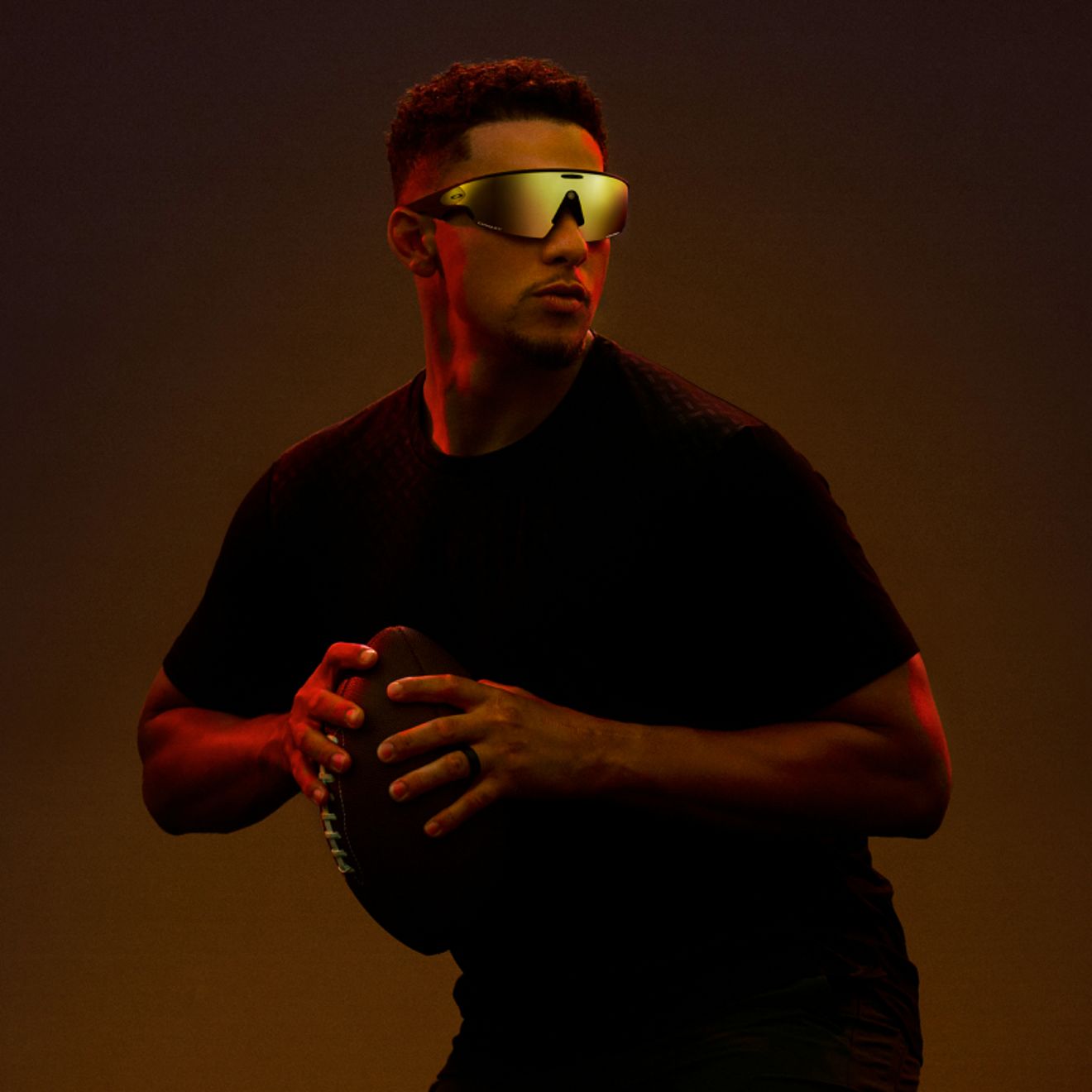 Hombre con gafas Oakley Meta Vanguard