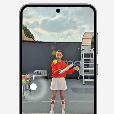 Interior del refrigerador con ventana de IA preguntando "qué puedo hacer con estos ingredientes para la cena"