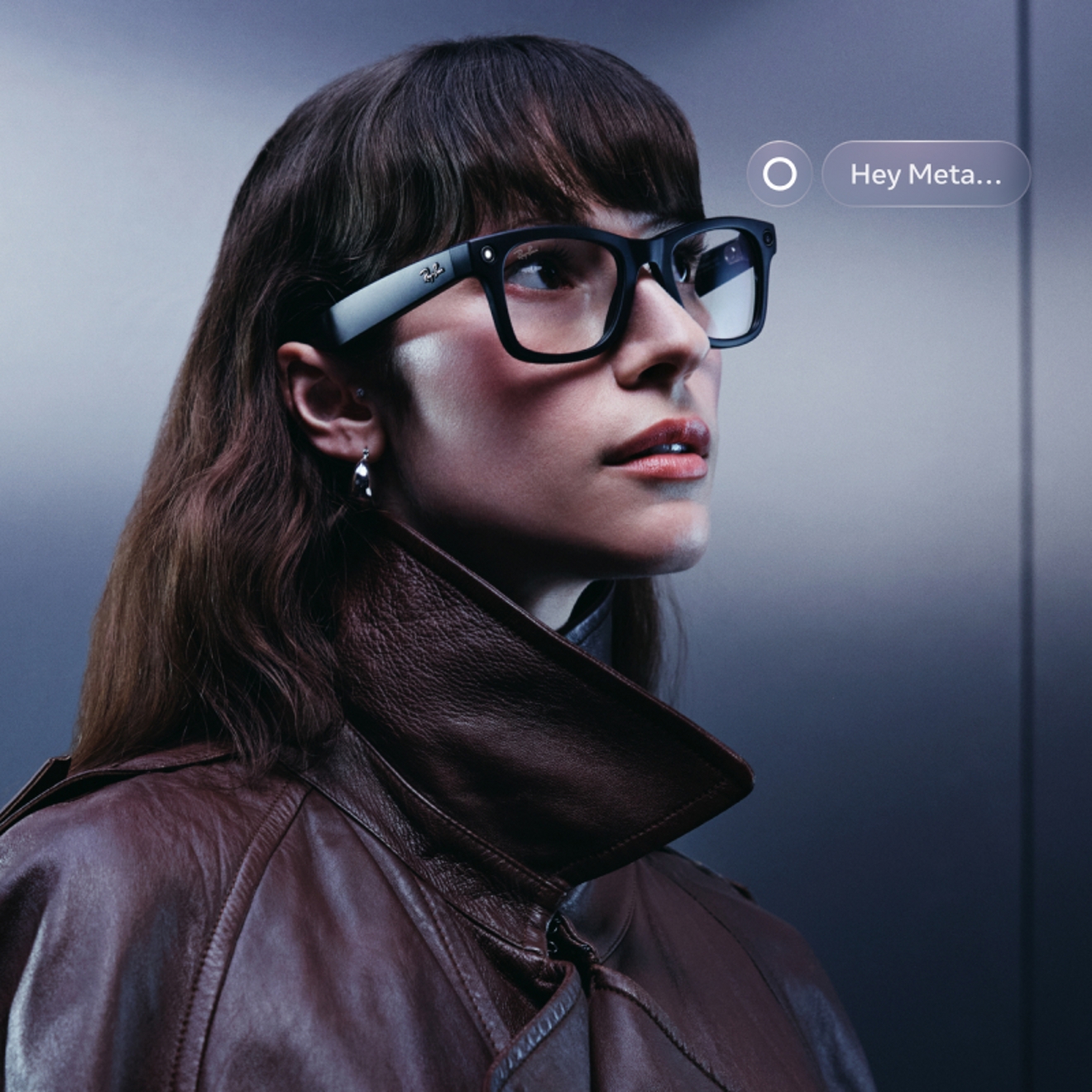 Mujer con gafas Ray-Ban Meta Gen 2