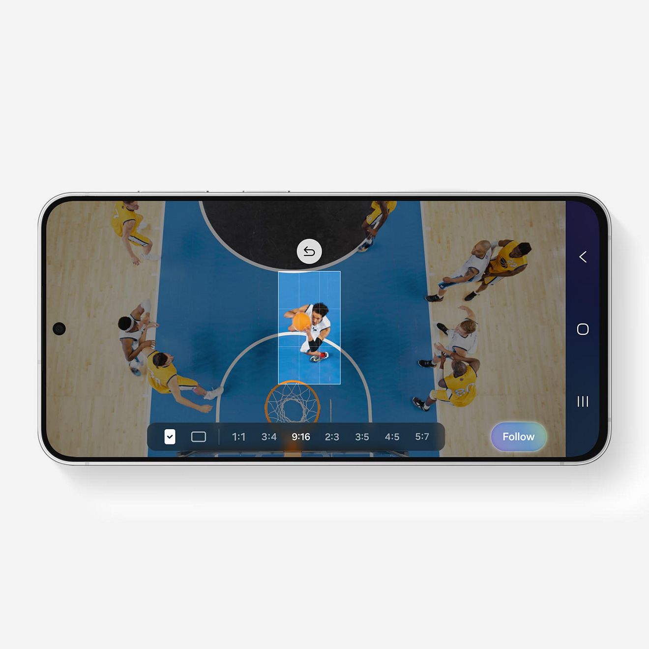 Samsung Galaxy S26 FE displays a basketball game with a player highlighted.