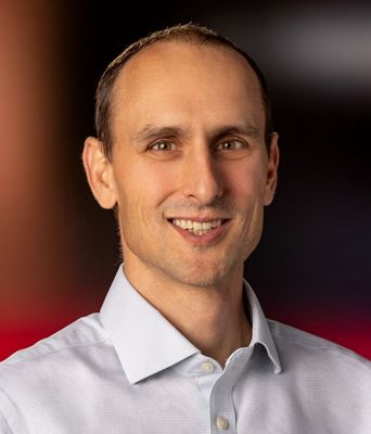 Vicepresidente ejecutivo y director de estrategias