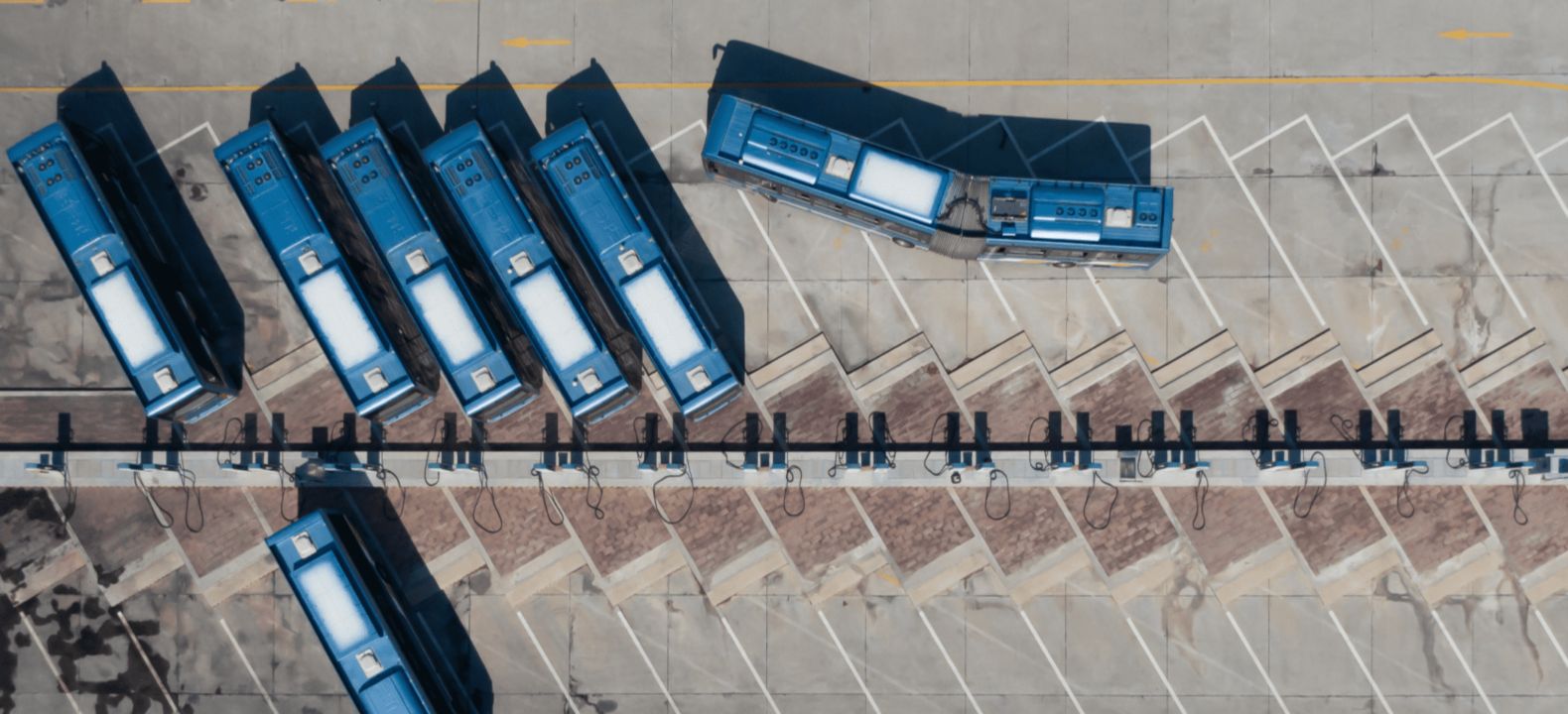 Vista aérea de una estación de autobuses.