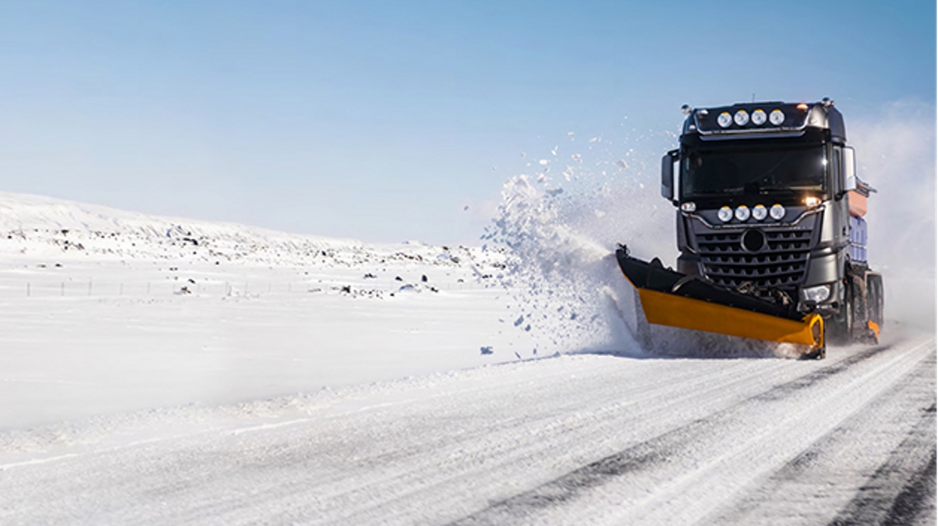 Quitanieves en la carretera