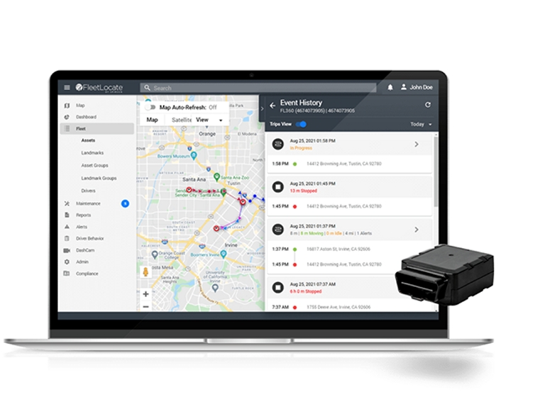 Una Laptop con un mapa en pantalla y un dispositivo Spireon