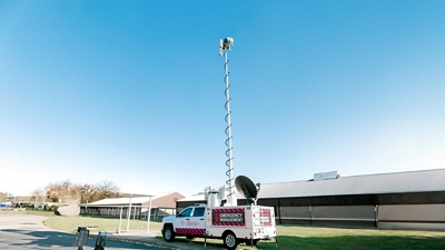 Vista lateral de un camión del Departamento de Bomberos de Hampton-Valley Forge.
