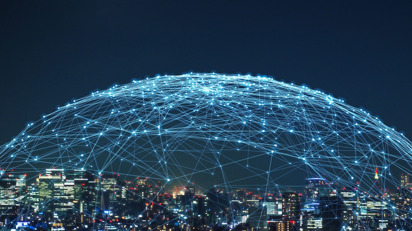 Una ciudad conectada de noche.