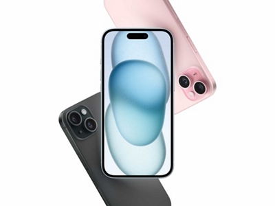 Vista posterior de un iPhone15 rosa y uno negro y vista frontal de un iPhone 15 azul