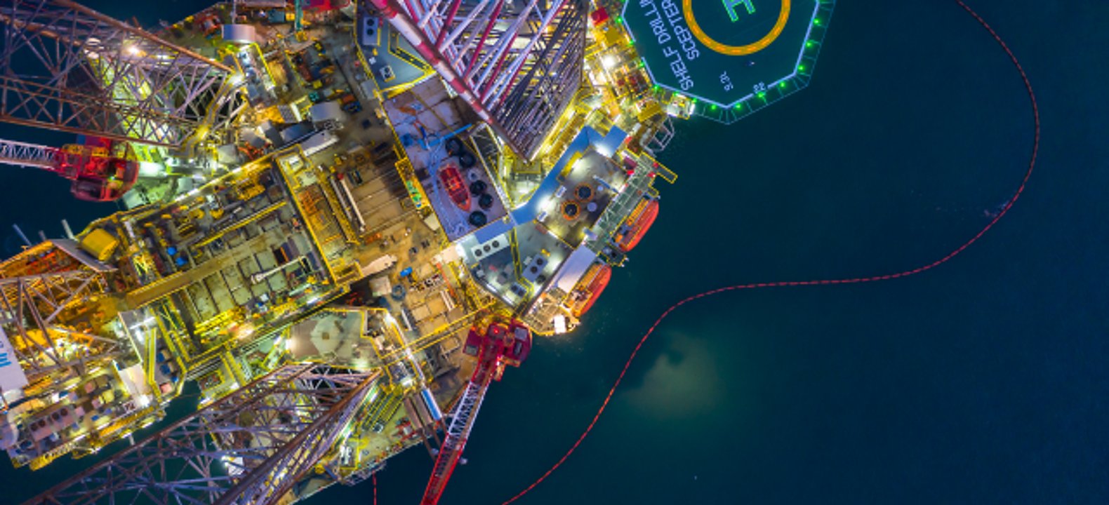 vista aérea de una plataforma petrolífera