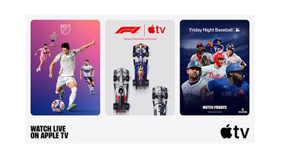 "Míralo en vivo en Apple TV" en la esquina izquierda, jugadores de fútbol corriendo y uno de ellos pateando la pelota en el panel izquierdo, autos de Formula 1® corriendo en el panel central y jugadores de béisbol en el panel derecho, además del logotipo de Apple TV en la esquina derecha