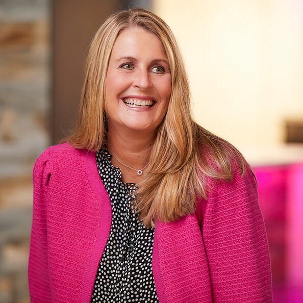 Deeanne King, vicepresidenta ejecutiva y directora de Recursos Humanos