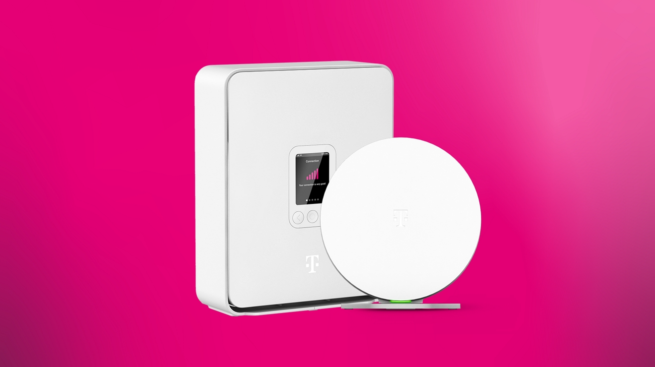 Gateway Wifi 7 y extensor Wifi Mesh colocados juntos.