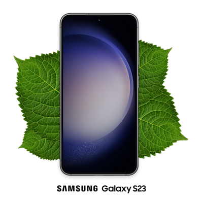 Teléfono Samsung Galaxy S23 con hojas