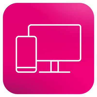 Teléfono y computadora de escritorio