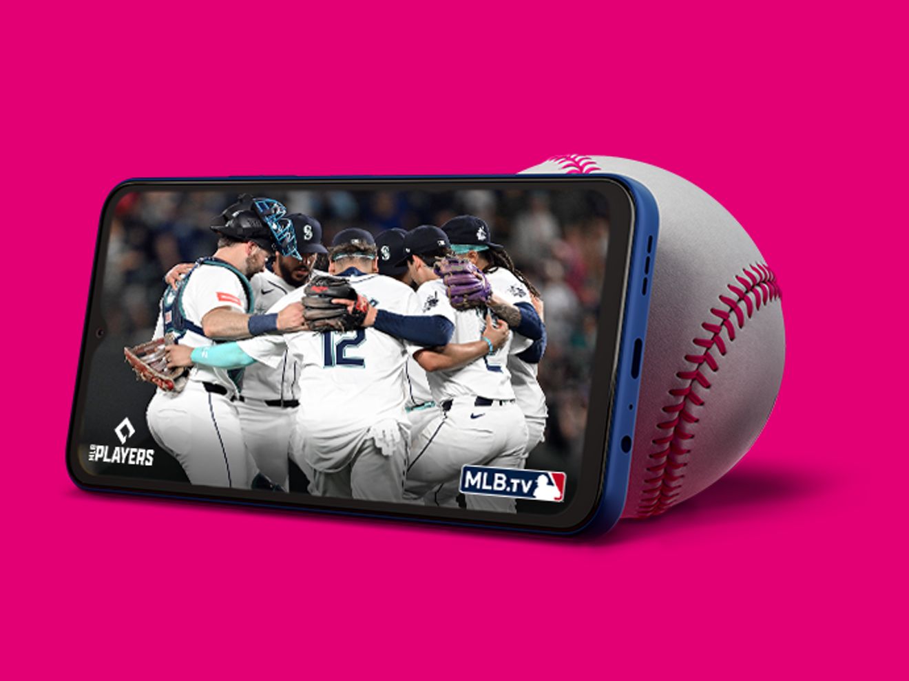 Streaming de MLB.TV en un teléfono apoyado contra una pelota de béisbol.