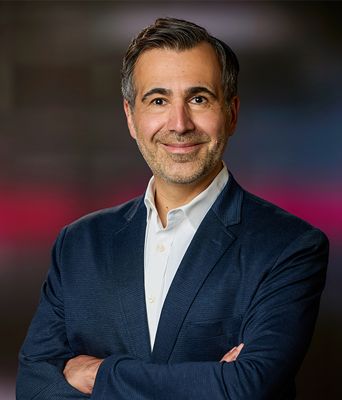 Mo Katibeh, vicepresidente ejecutivo, director de marketing para empresas