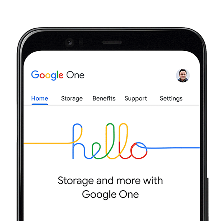 Teléfono con la palabra "hello" escrita en letras coloridas en la pantalla de inicio de la aplicación de almacenamiento de Google One.