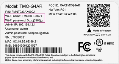 Etiqueta del gateway 5G T-Mobile. Hay un borde magenta alrededor de la 3.ª y la 4.ª línea, que son el nombre de la red wifi y la contraseña de wifi